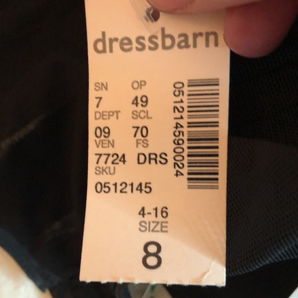 NWT Long sleeve illusion and satin panels with keyhole back. SZ 8 - Picture 6 of 6